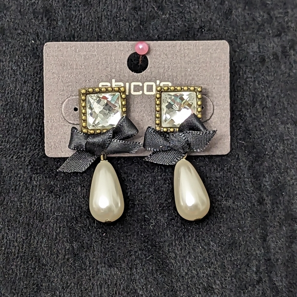 Chico's New With Tag Pearl and Crystal Earrings - Picture 1 of 4
